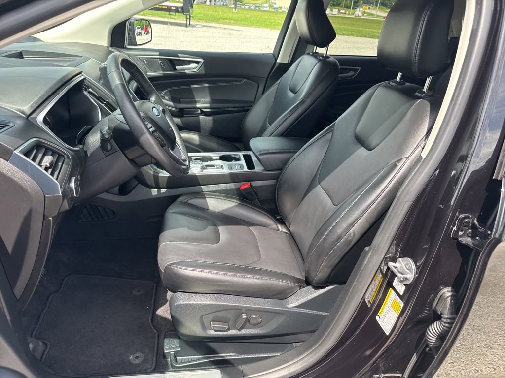 Used 2021 Ford Edge Titanium image 21