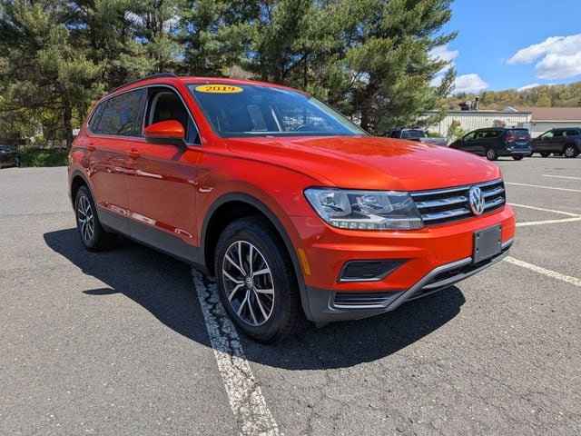 Used 2019 Volkswagen Tiguan SE w/ Panoramic Sunroof Package AWD/4WD image 3