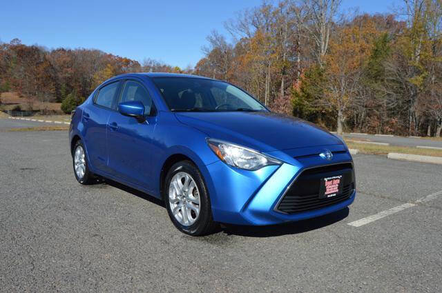Used 2017 Toyota Yaris iA image 3