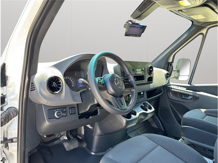 Used 2021 Mercedes-Benz Sprinter 4500 image 6
