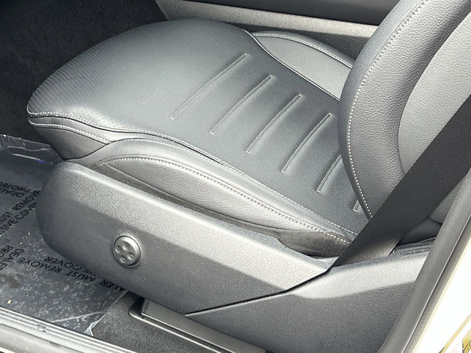 Certified 2025 Mercedes-Benz GLC 300 4MATIC image 12