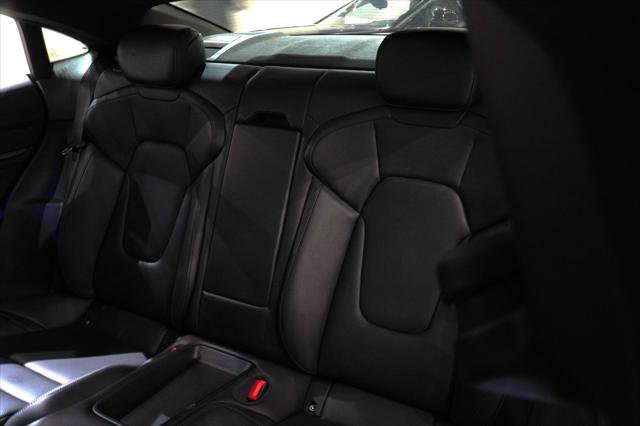 Used 2020 Porsche Taycan Turbo image 21