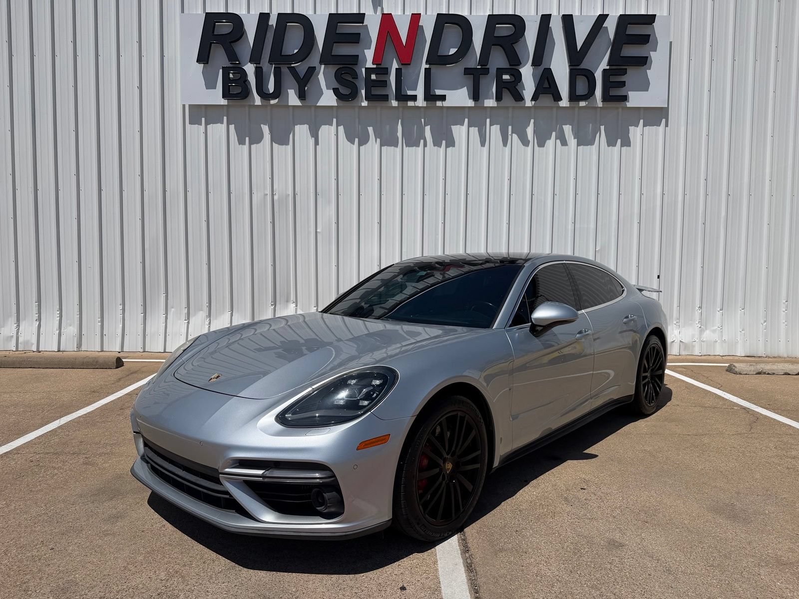 Used 2017 Porsche Panamera Turbo AWD/4WD image 1