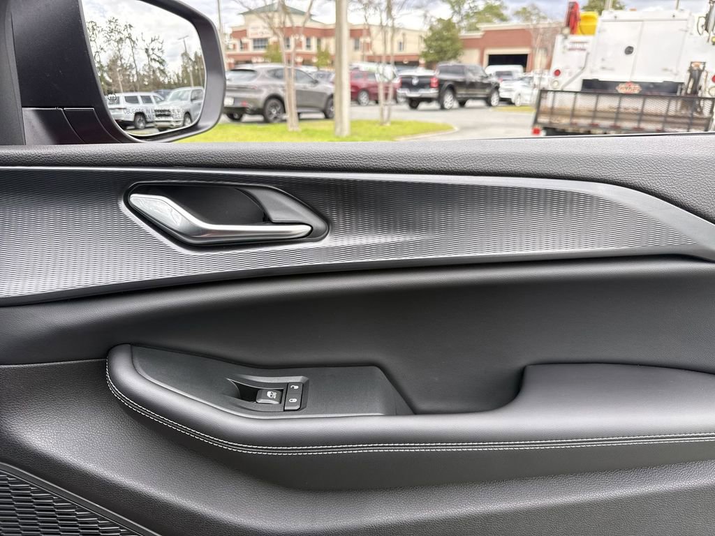 New 2026 Jeep Grand Cherokee Laredo image 28