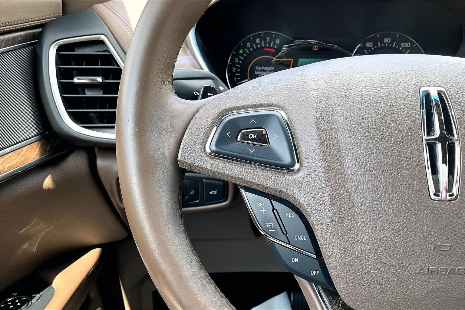 Used 2016 Lincoln MKX Reserve FWD image 24