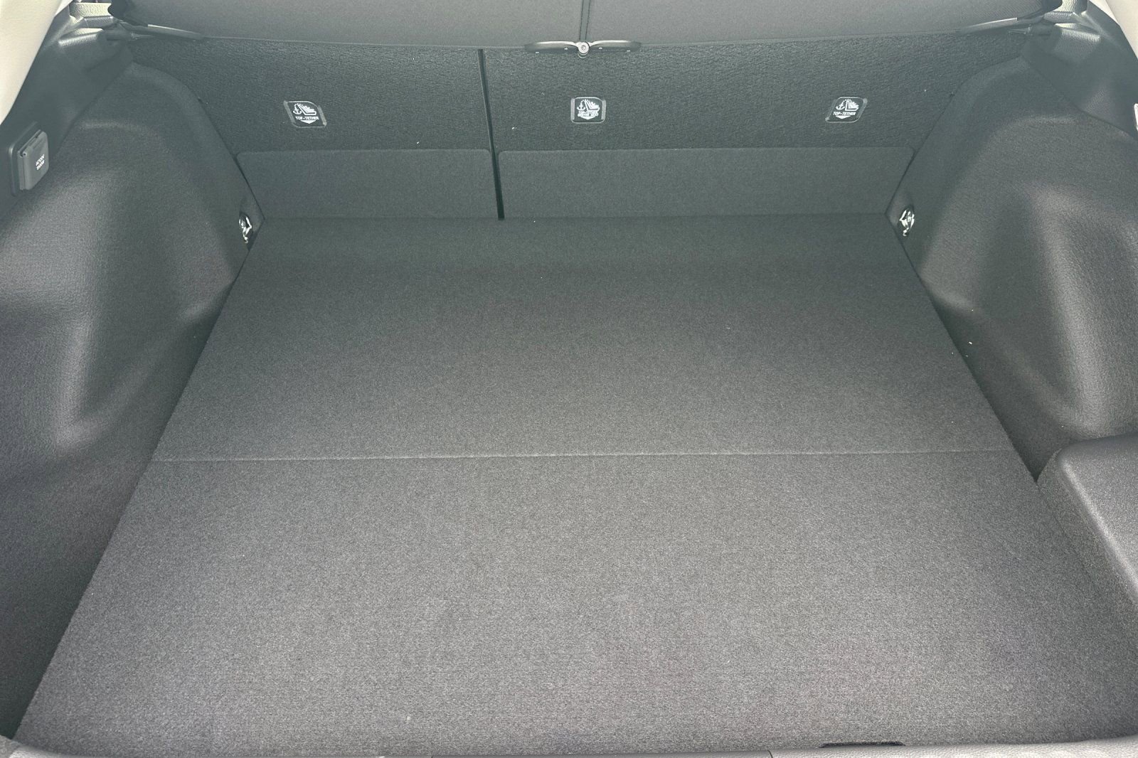 New 2026 Toyota Prius Plug-In Hybrid FWD image 17