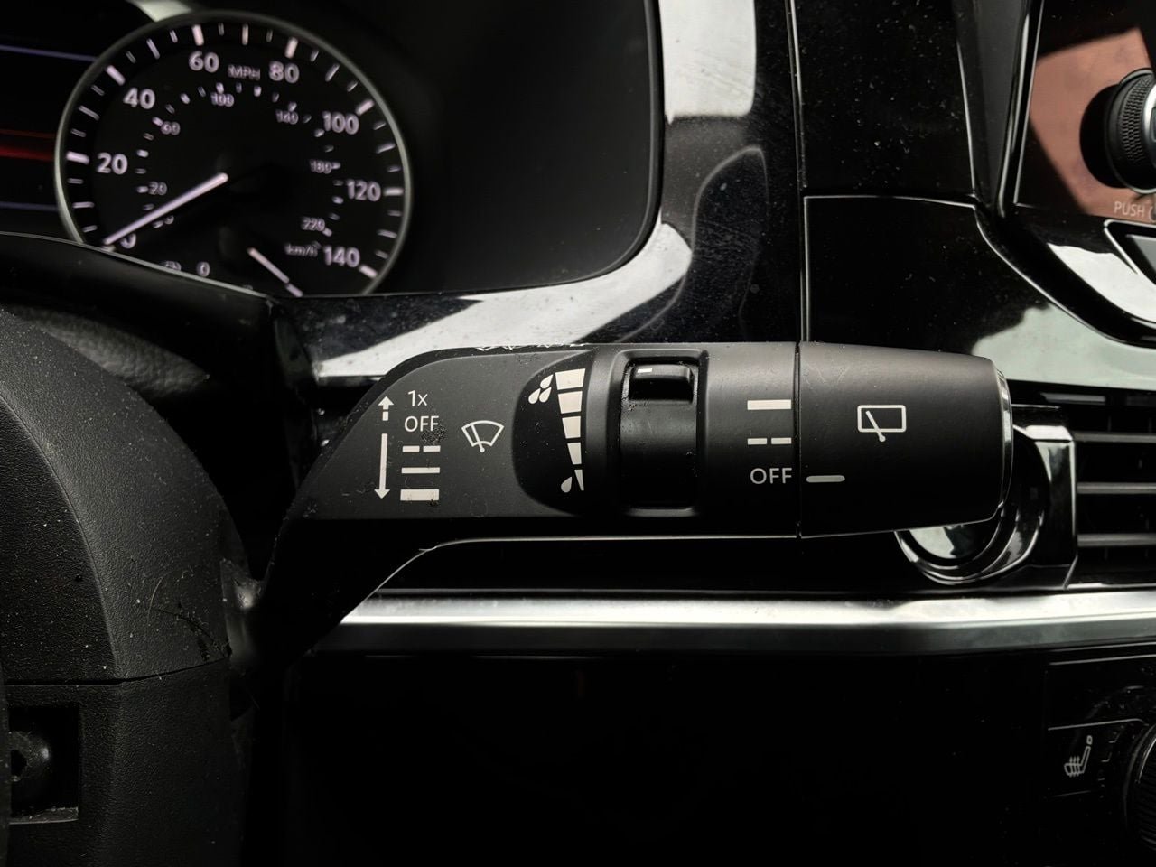 Used 2025 Nissan Pathfinder SV FWD image 39