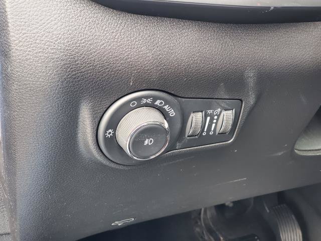 Used 2022 Jeep Compass Latitude AWD/4WD image 8
