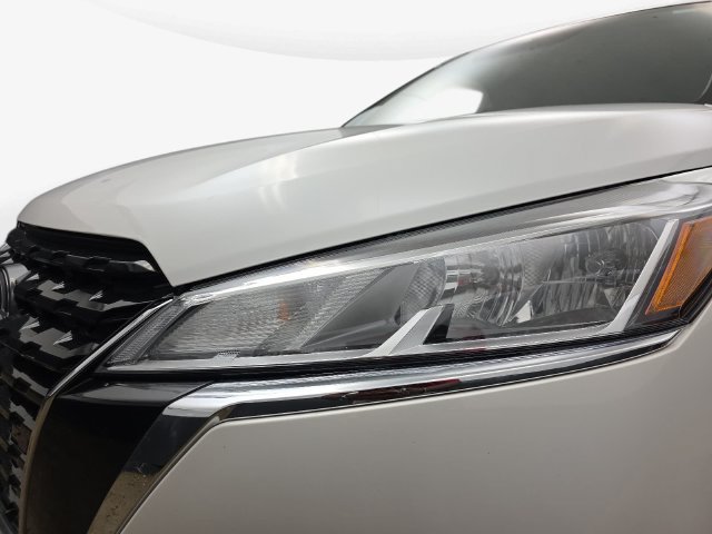 Used 2024 Nissan Kicks SV FWD image 32