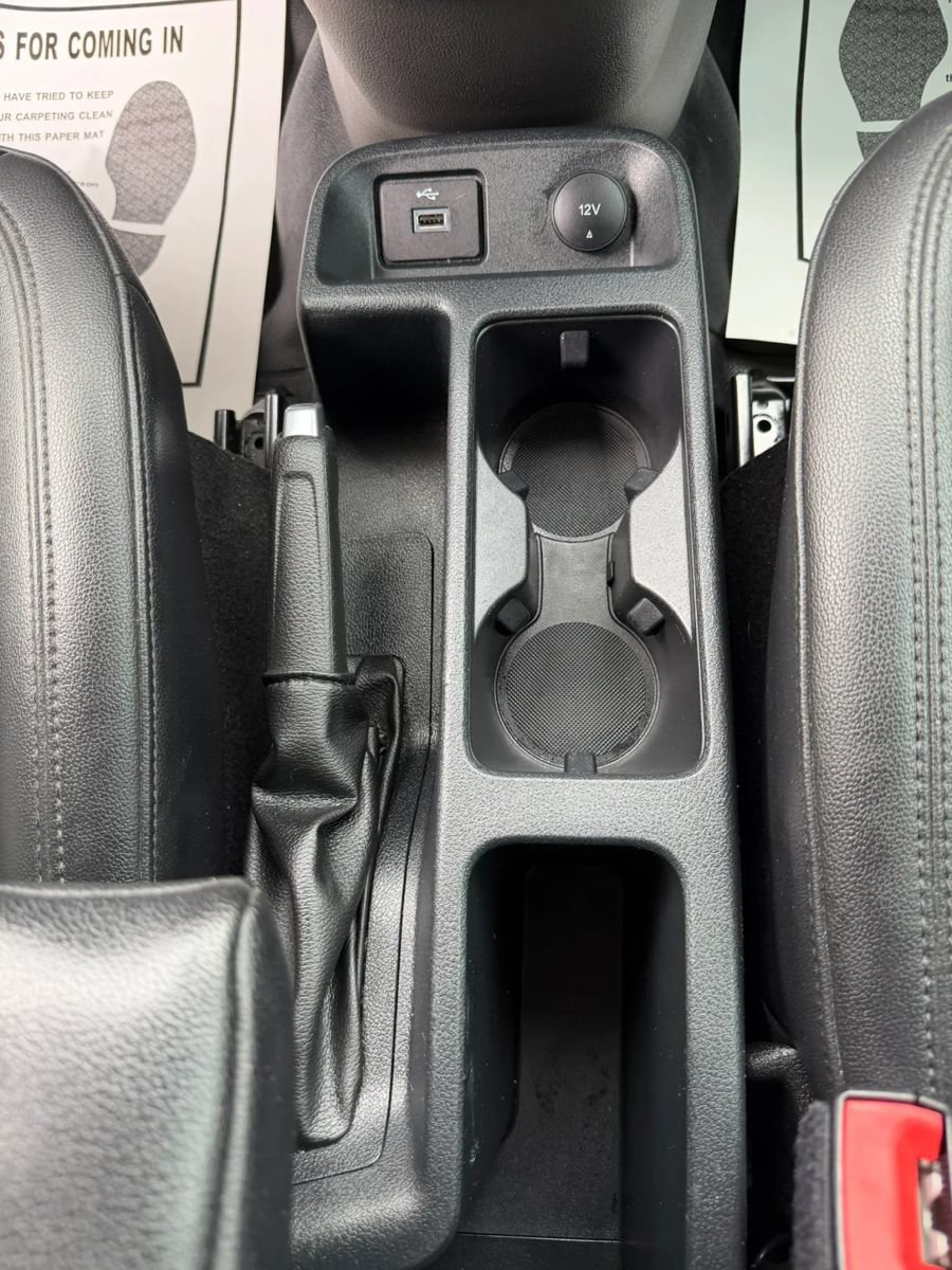 Used 2022 Ford Transit Connect XL FWD image 16
