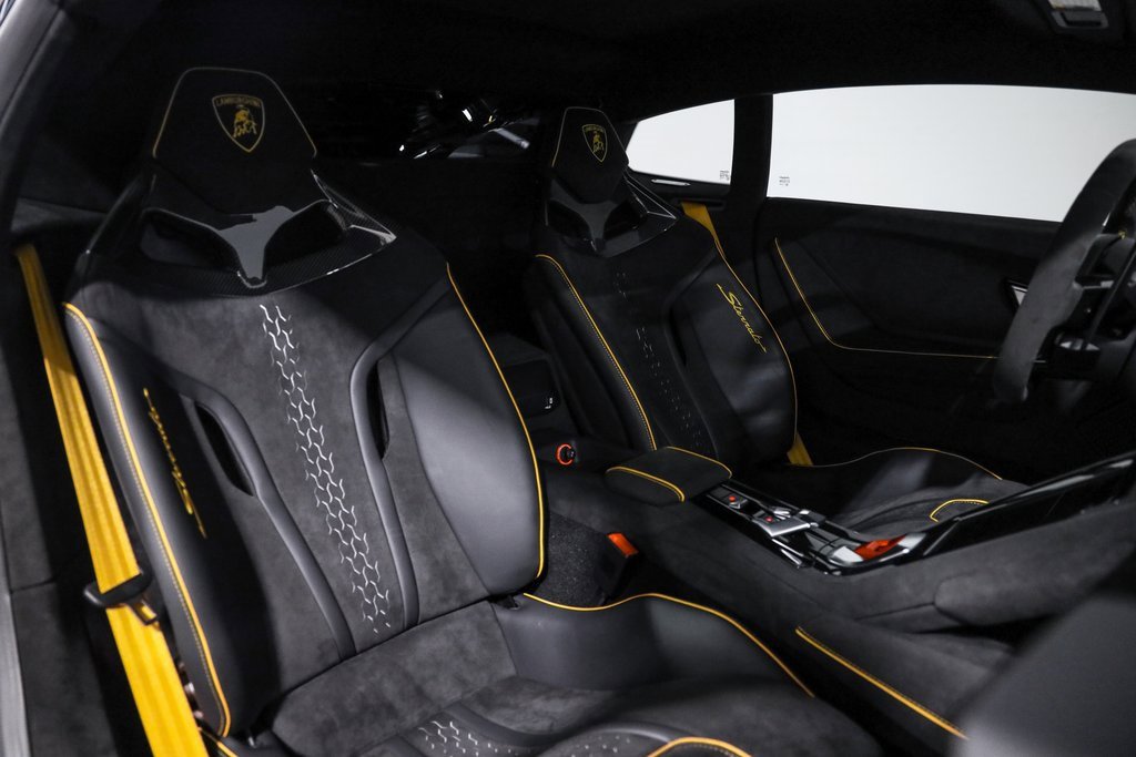 Used 2023 Lamborghini Huracan Sterrato image 29