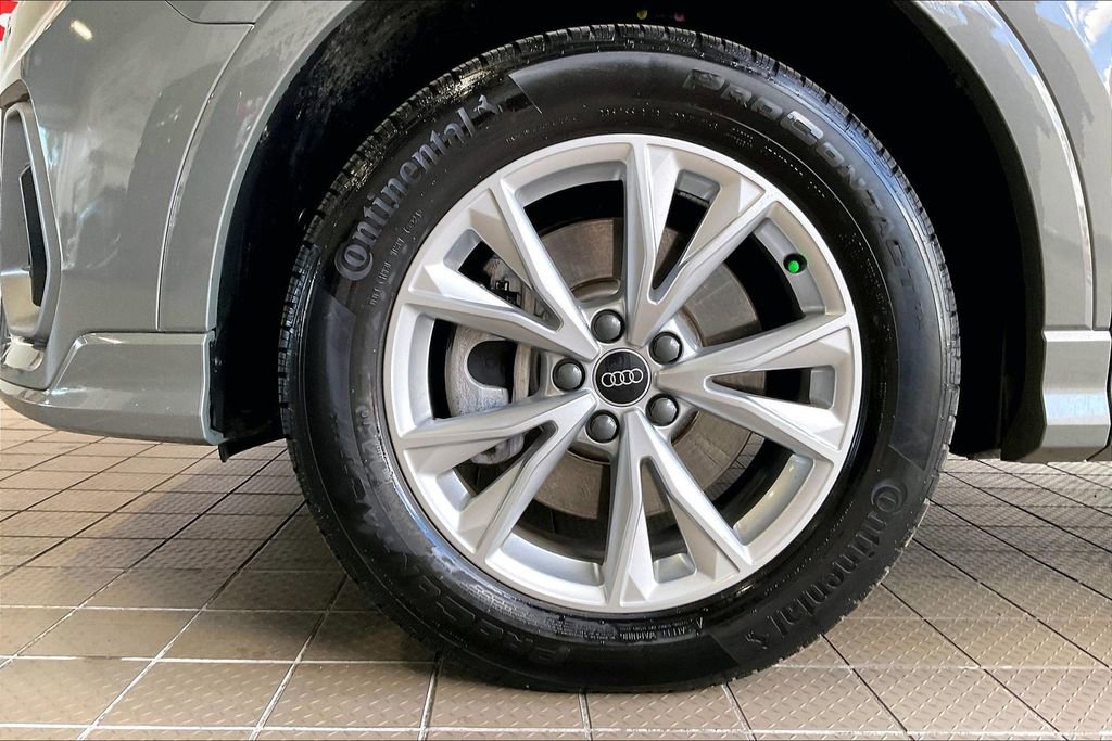 Used 2025 Audi Q3 2.0T Premium image 31