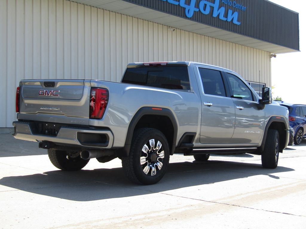 Used 2024 GMC Sierra 2500 Denali w/ Denali Reserve Package AWD/4WD image 3