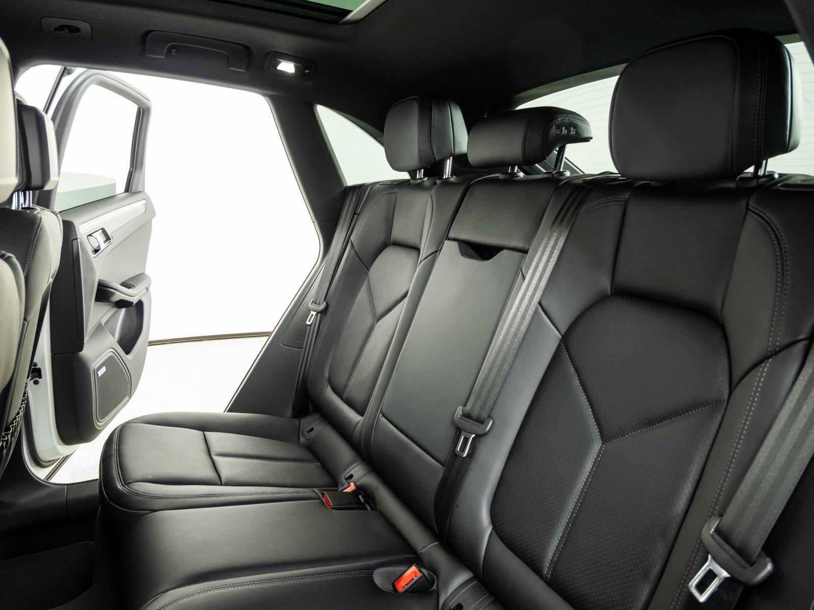New 2026 Porsche Macan AWD/4WD image 22