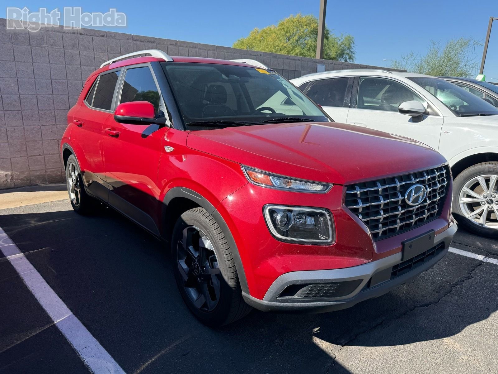 Used 2023 Hyundai Venue Limited image 5