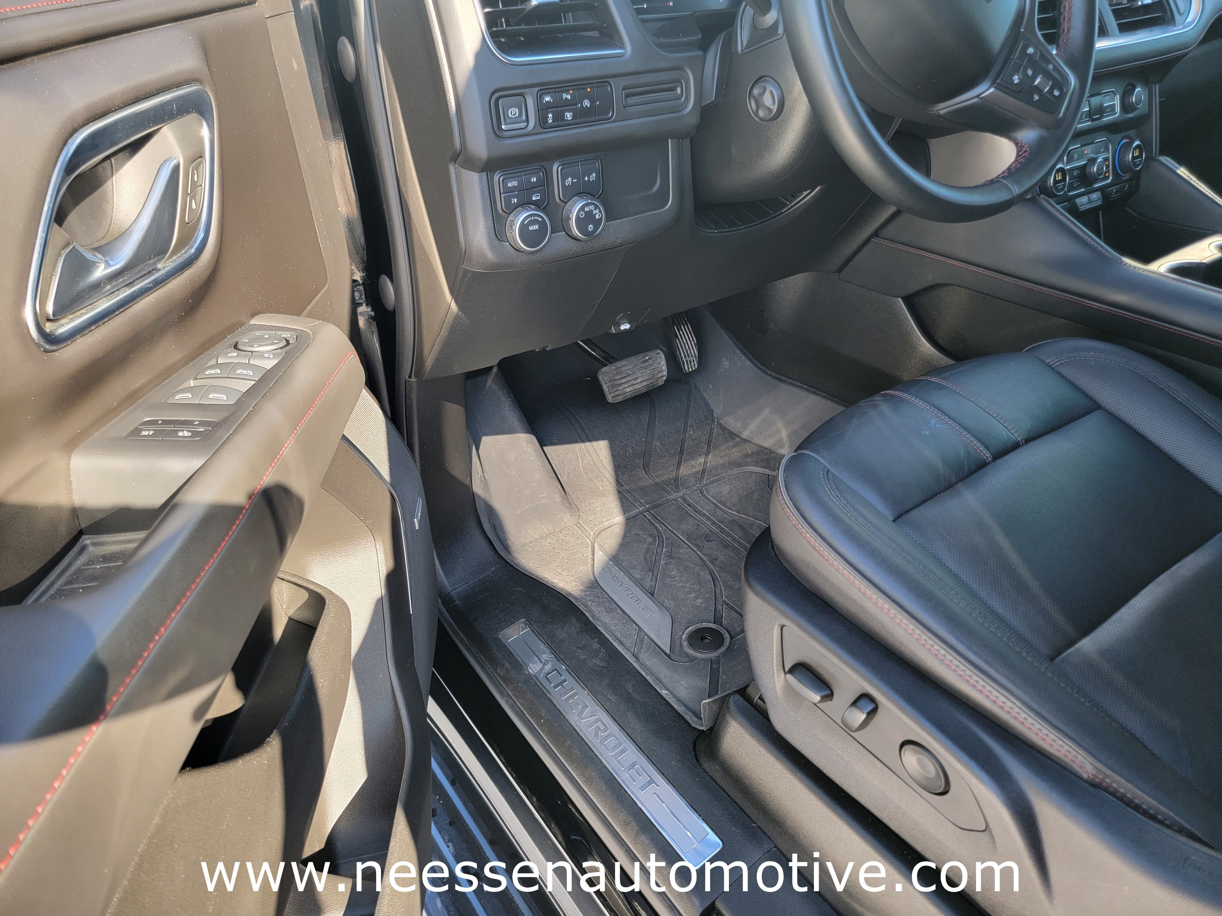 Used 2023 Chevrolet Suburban RST w/ Luxury Package image 15