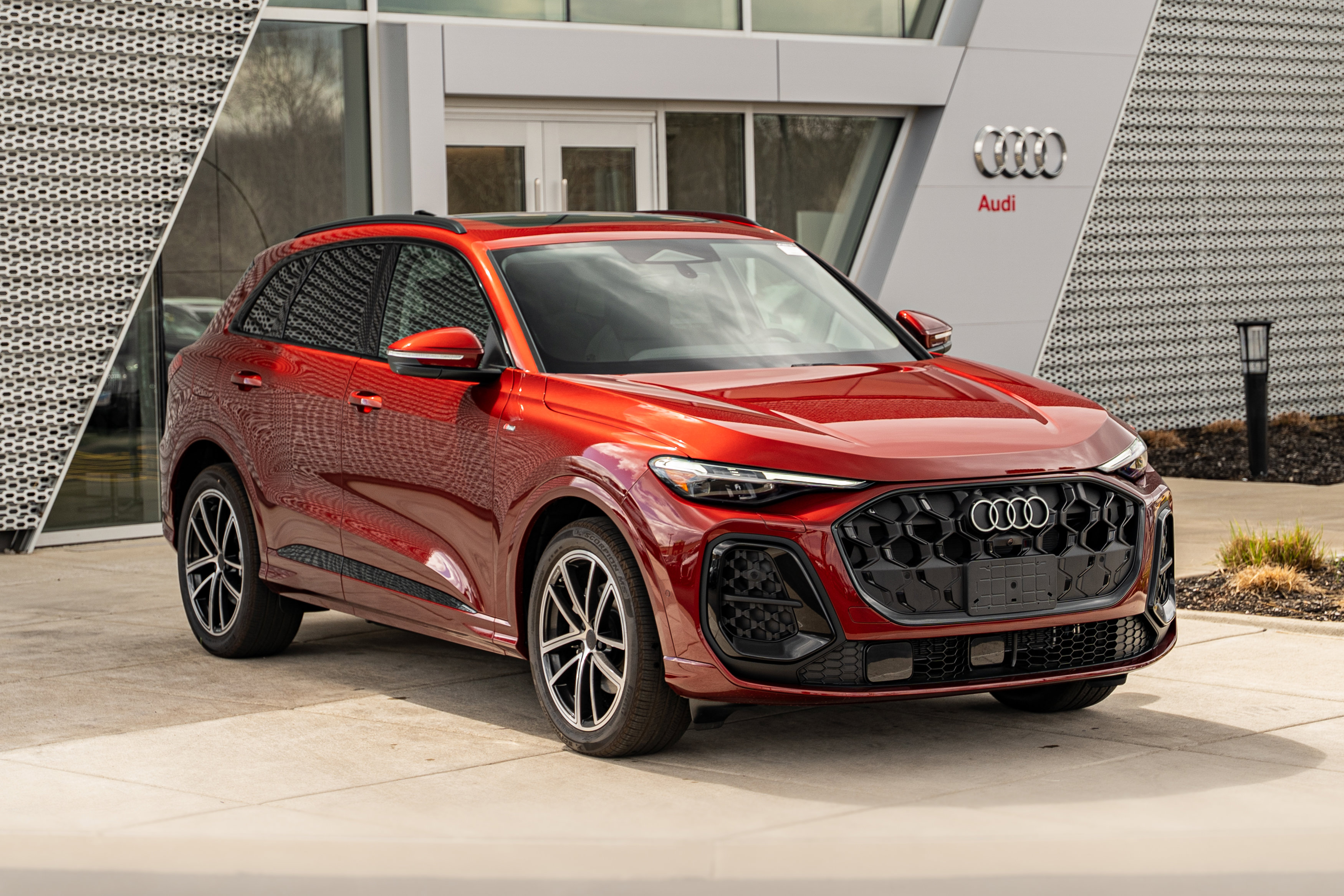 New 2026 Audi Q5 Prestige AWD/4WD image 2
