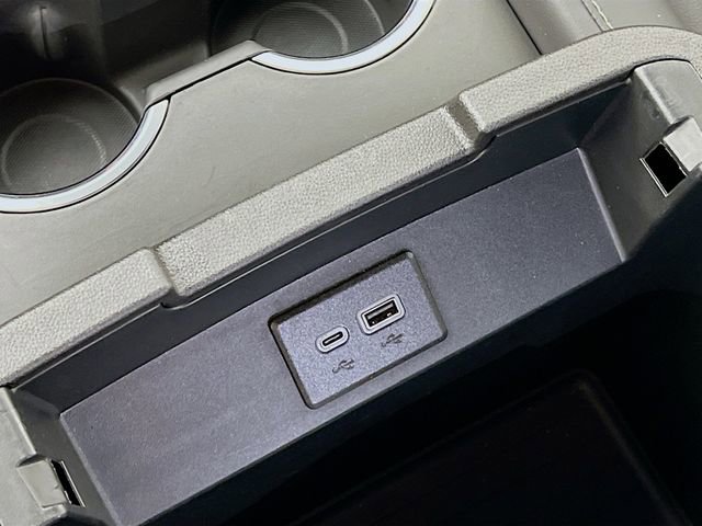 Used 2024 GMC Yukon SLT image 34