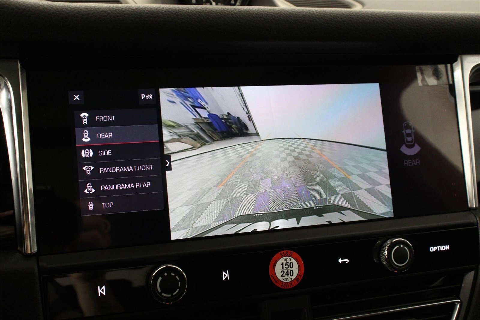 Used 2025 Porsche Macan image 17