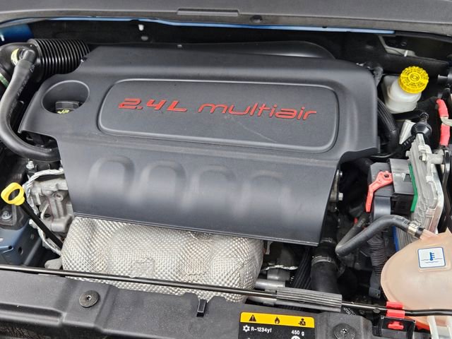 Used 2019 Jeep Renegade Latitude w/ Cold Weather Group image 22