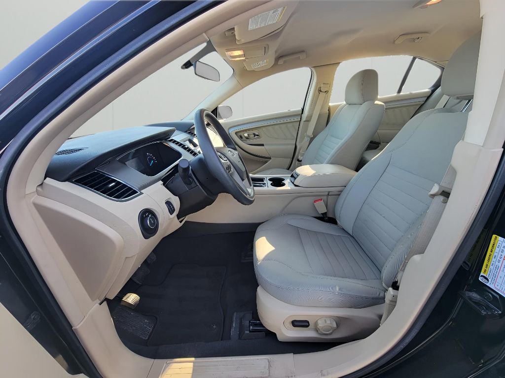 Used 2018 Ford Taurus SE image 12