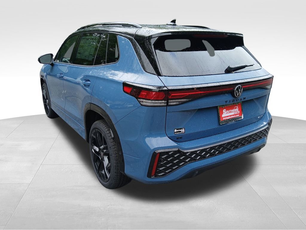 New 2025 Volkswagen Tiguan SE R-Line image 3