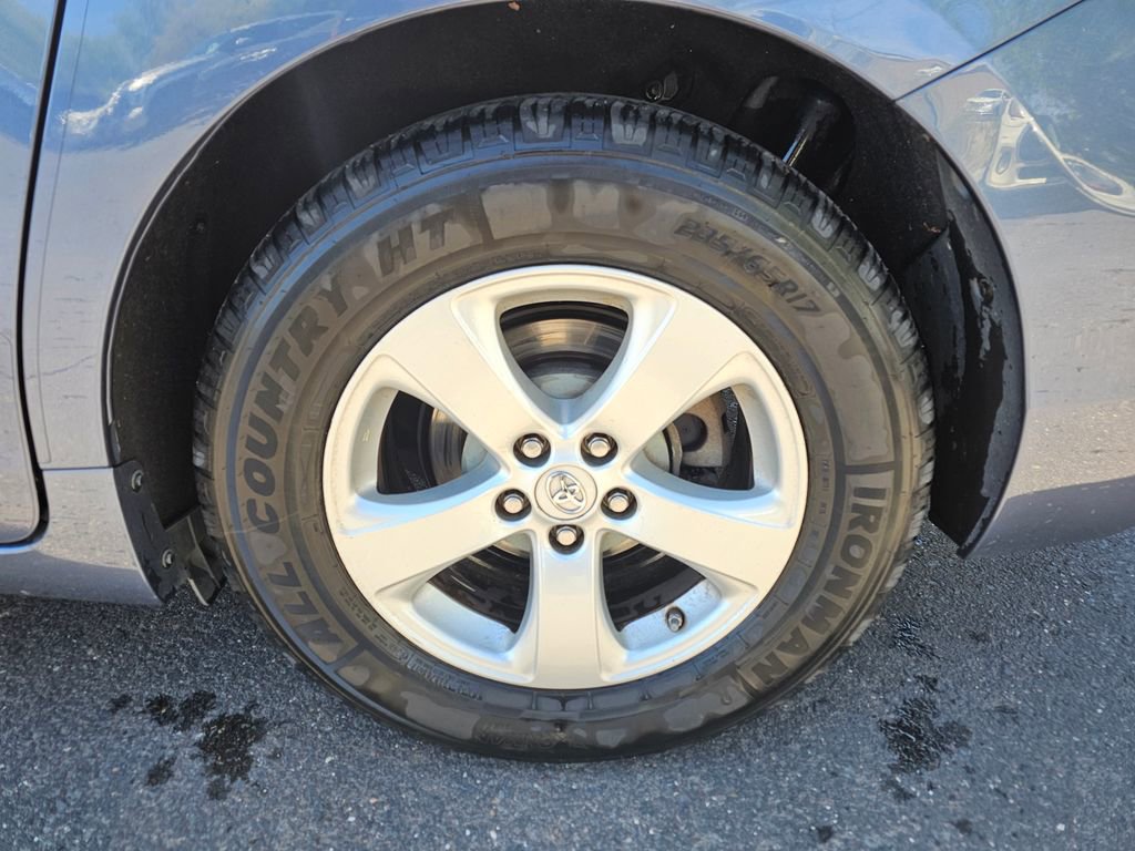 Used 2015 Toyota Sienna LE FWD image 14