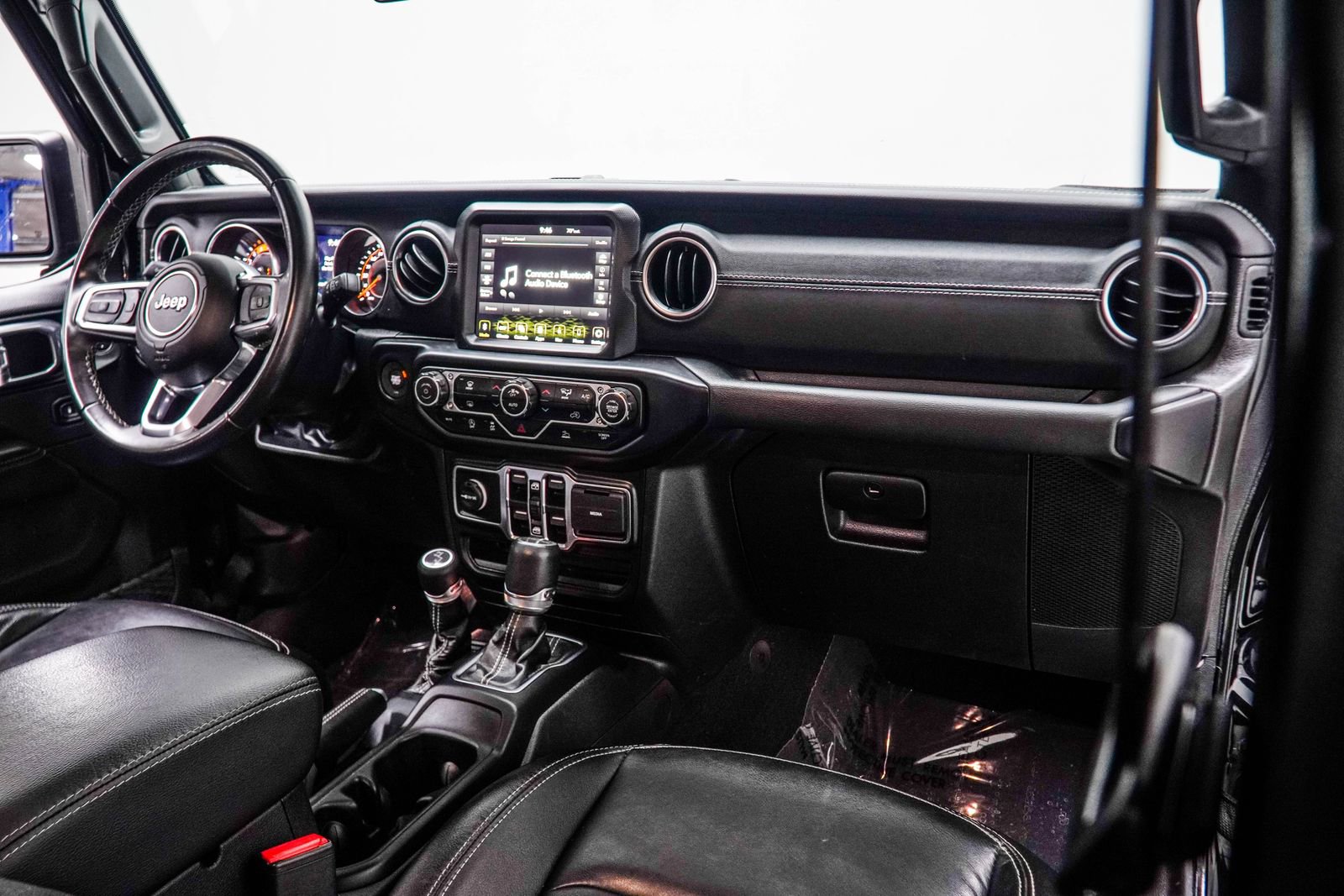 Used 2022 Jeep Gladiator Overland w/ Popular Equipment Package AWD/4WD image 17