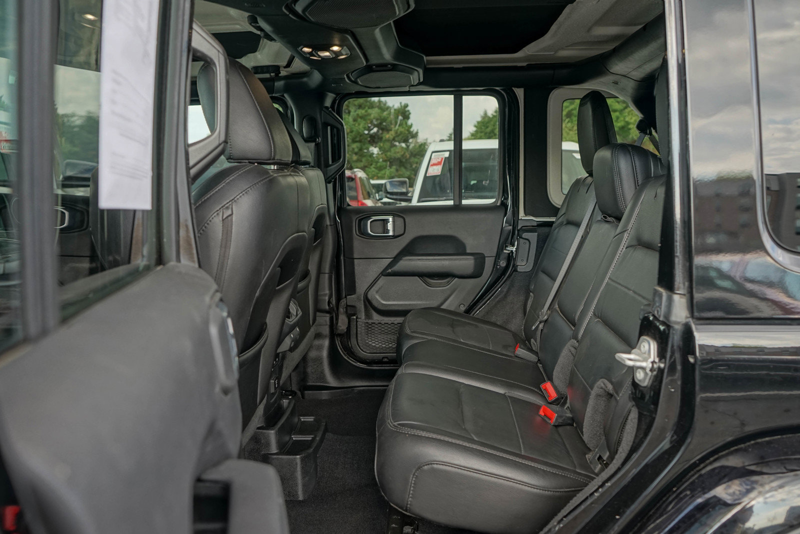 Used 2021 Jeep Wrangler Unlimited Sahara image 24