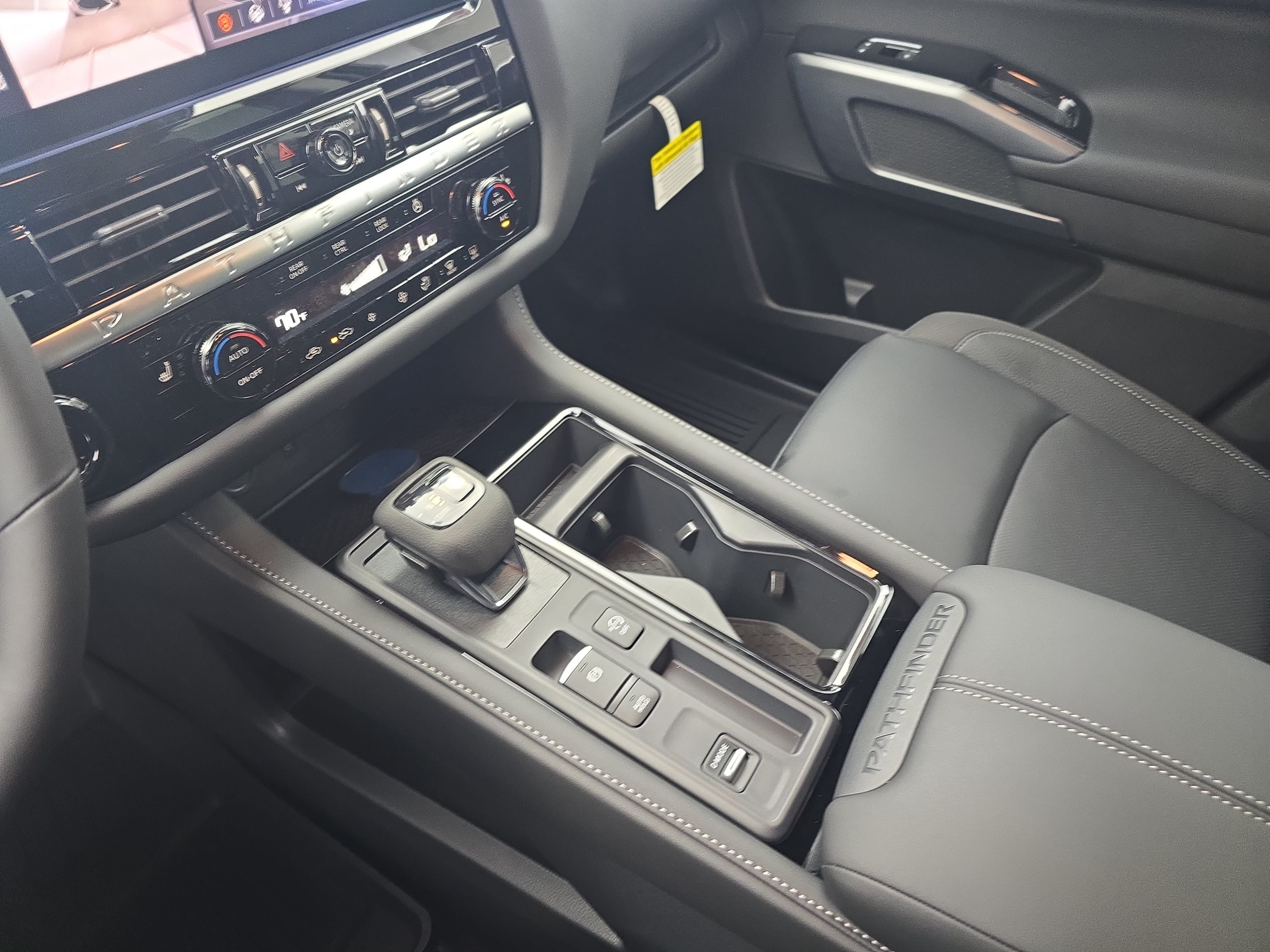 New 2026 Nissan Pathfinder SL FWD image 27