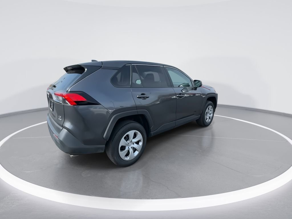 Used 2024 Toyota RAV4 LE image 8