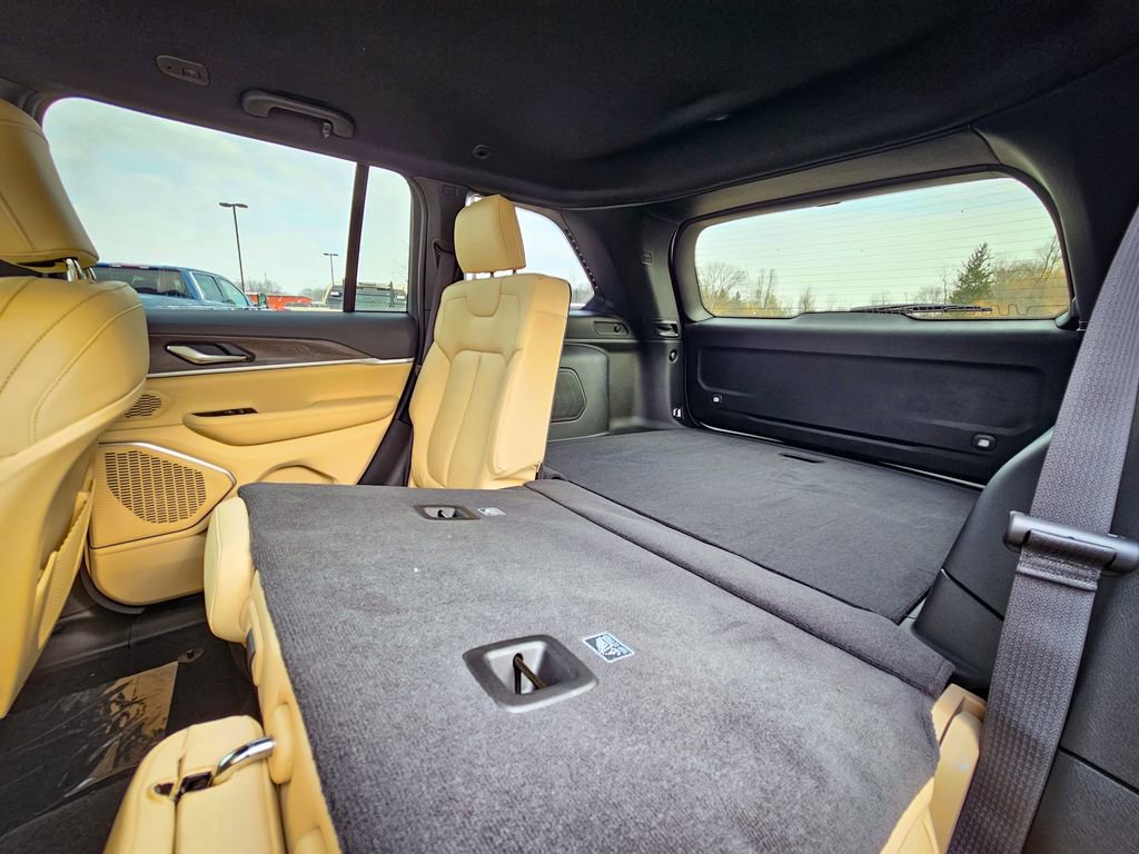 New 2026 Jeep Grand Cherokee Limited AWD/4WD image 37