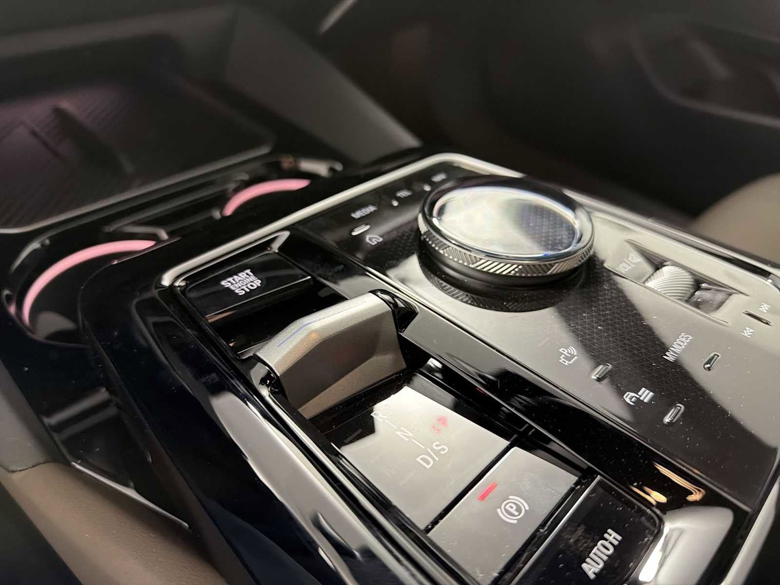 New 2026 BMW 530i xDrive w/ Convenience Package image 16