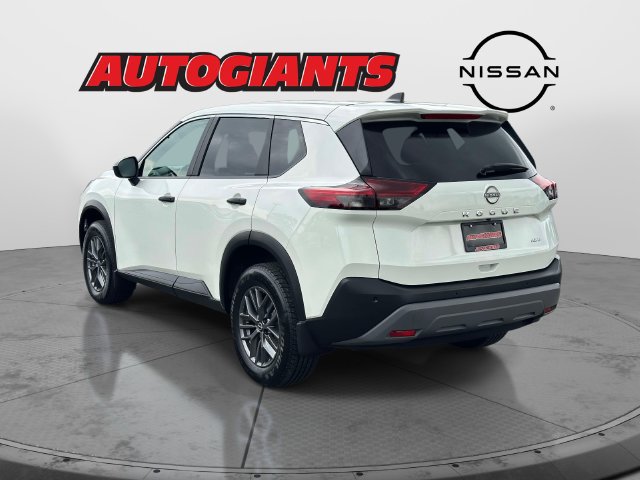 Used 2023 Nissan Rogue S AWD/4WD image 6
