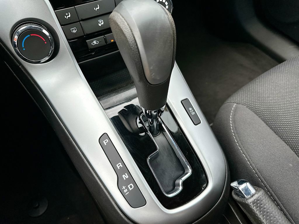 Used 2016 Chevrolet Cruze LT image 21