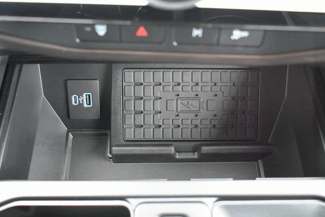 Used 2024 Ford F150 Lightning Lariat image 36