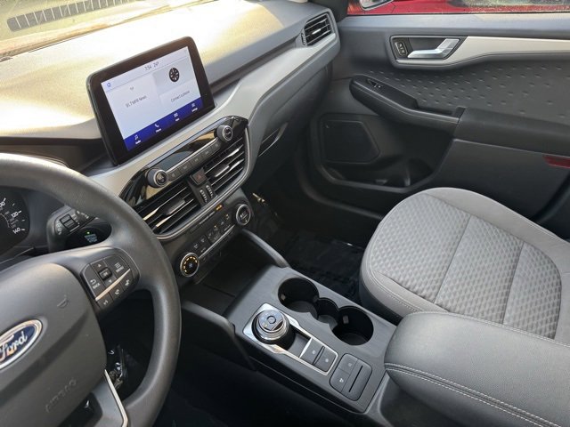 Used 2020 Ford Escape SE image 16