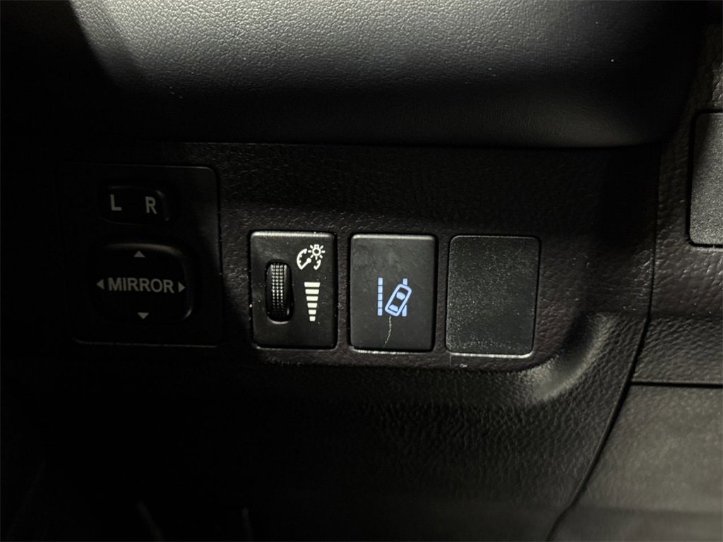 Used 2018 Toyota RAV4 SE w/ Power Extra Value Package image 17