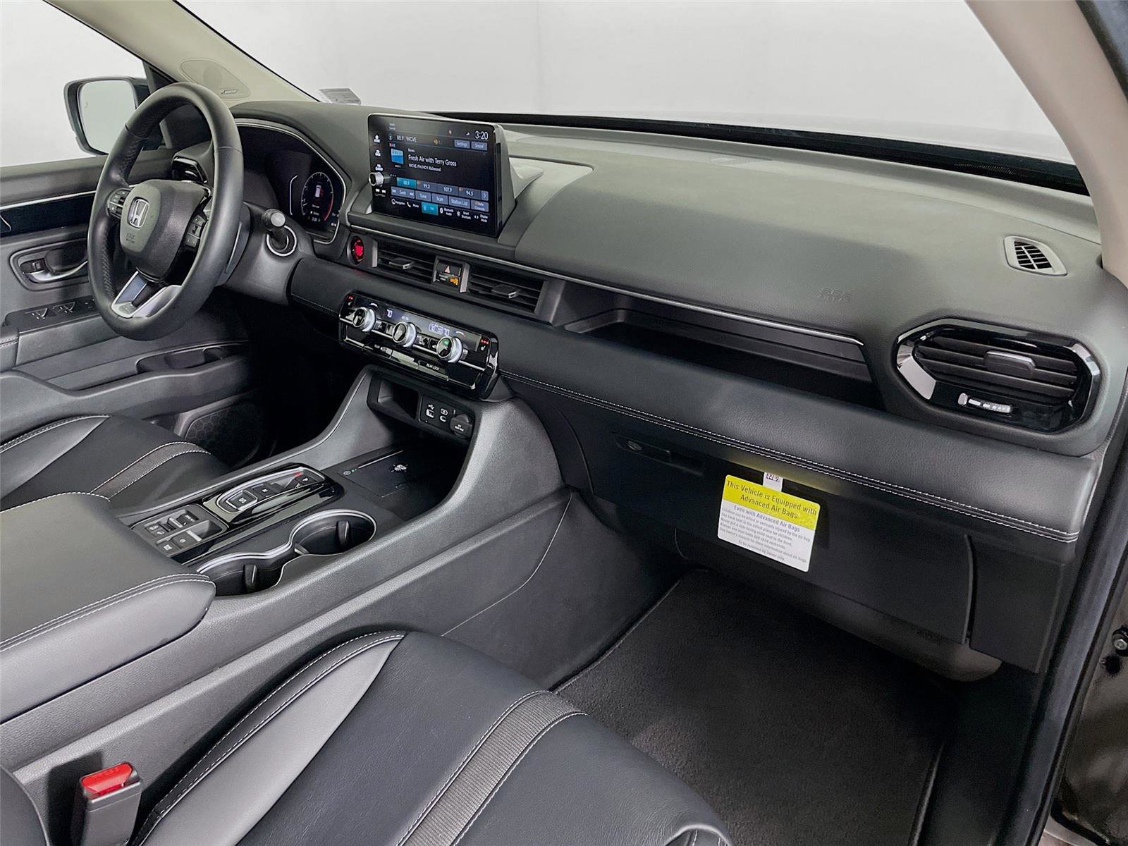 Used 2025 Honda Pilot Touring image 37