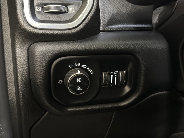 Used 2019 RAM 3500 Laramie w/ Black Appearance Package AWD/4WD image 35