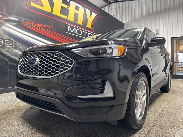 Used 2024 Ford Edge SEL image 2