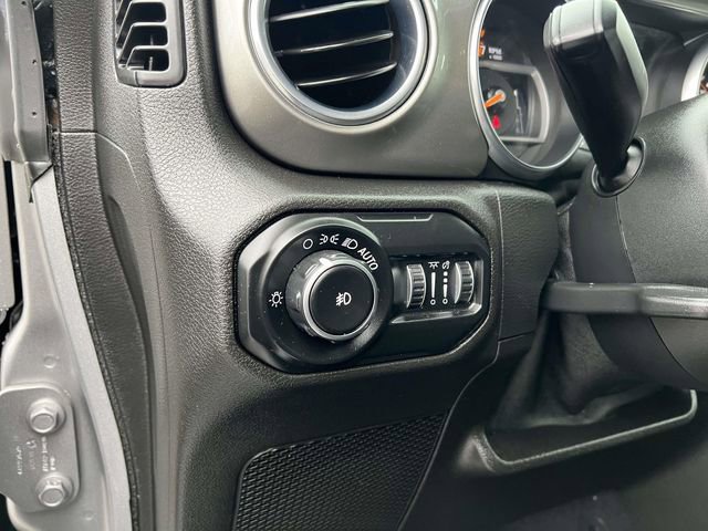 Used 2019 Jeep Wrangler Unlimited Sahara image 13