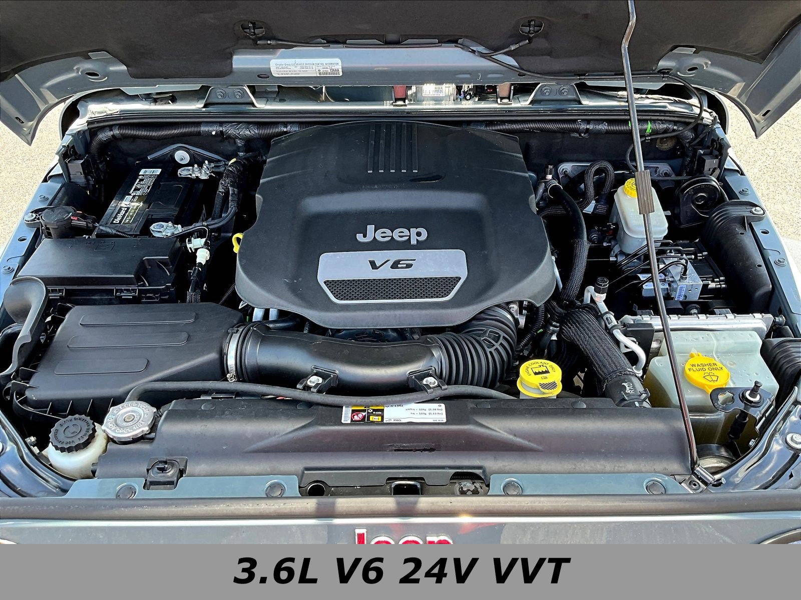 Used 2015 Jeep Wrangler Rubicon w/ Power Convenience Group AWD/4WD image 29
