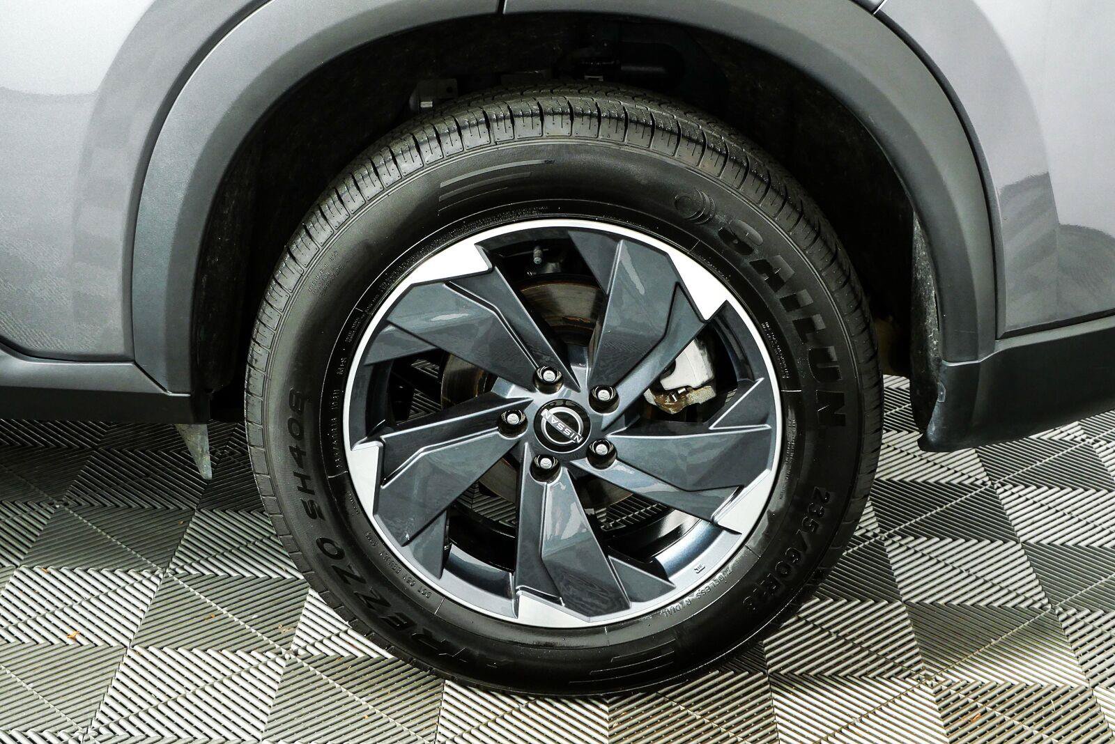 Used 2024 Nissan Rogue SV AWD/4WD image 36
