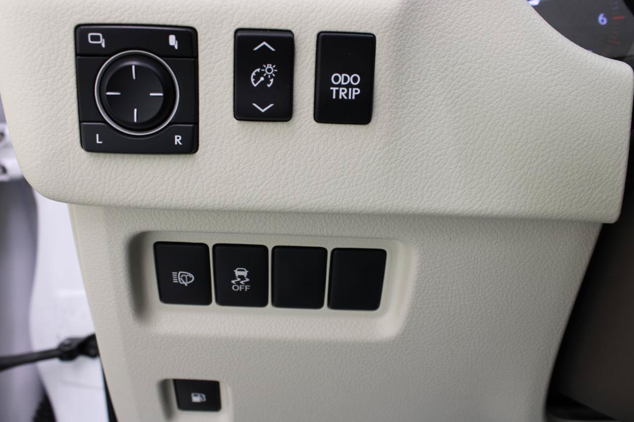 Used 2016 Lexus GX 460 w/ Premium Package AWD/4WD image 61