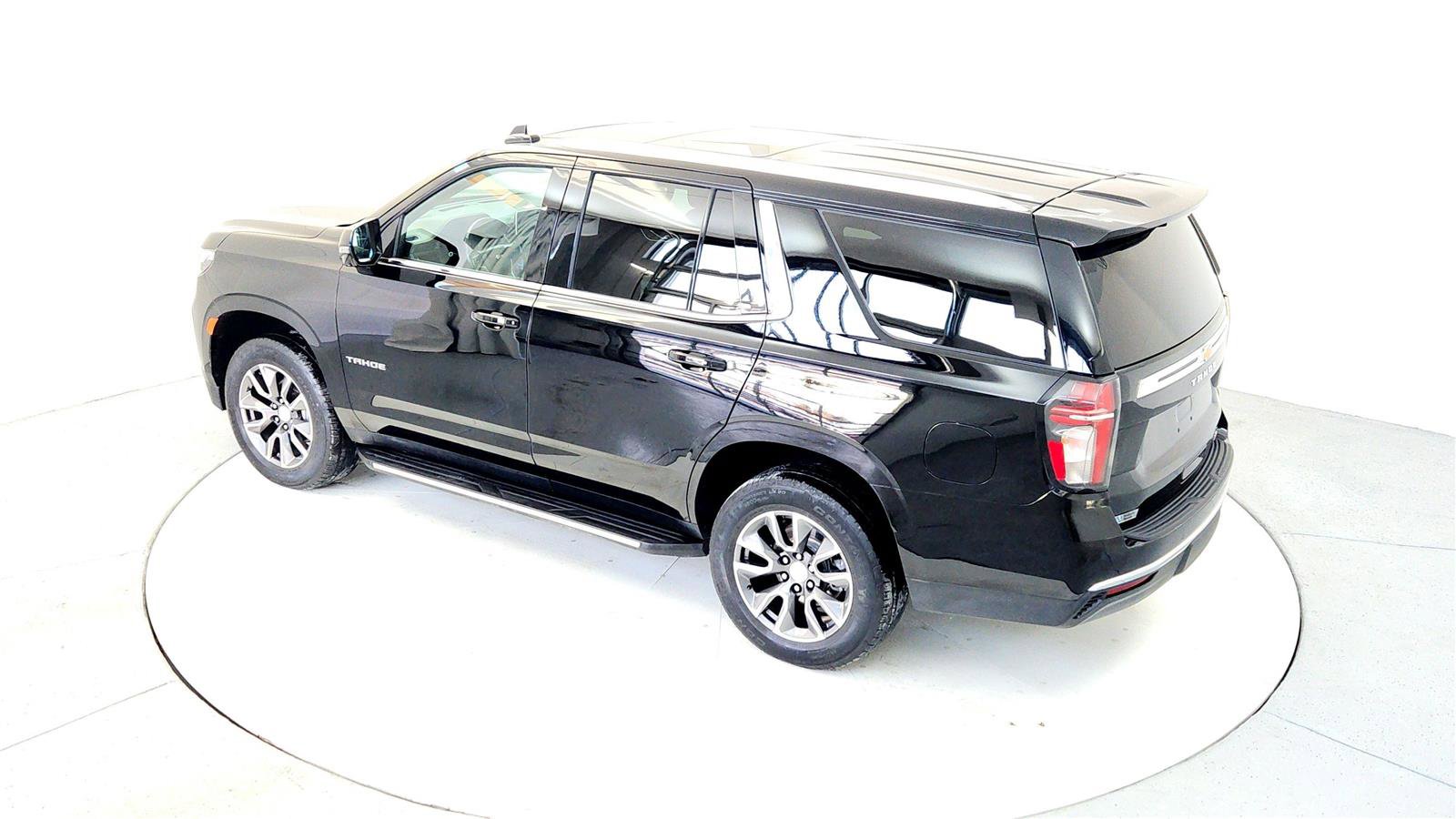 Used 2022 Chevrolet Tahoe LT w/ Luxury Package image 16