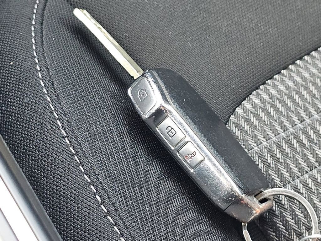 Used 2022 Kia Sorento LX image 32