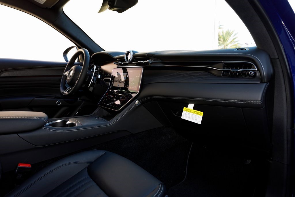 New 2025 Maserati Grecale GT image 35