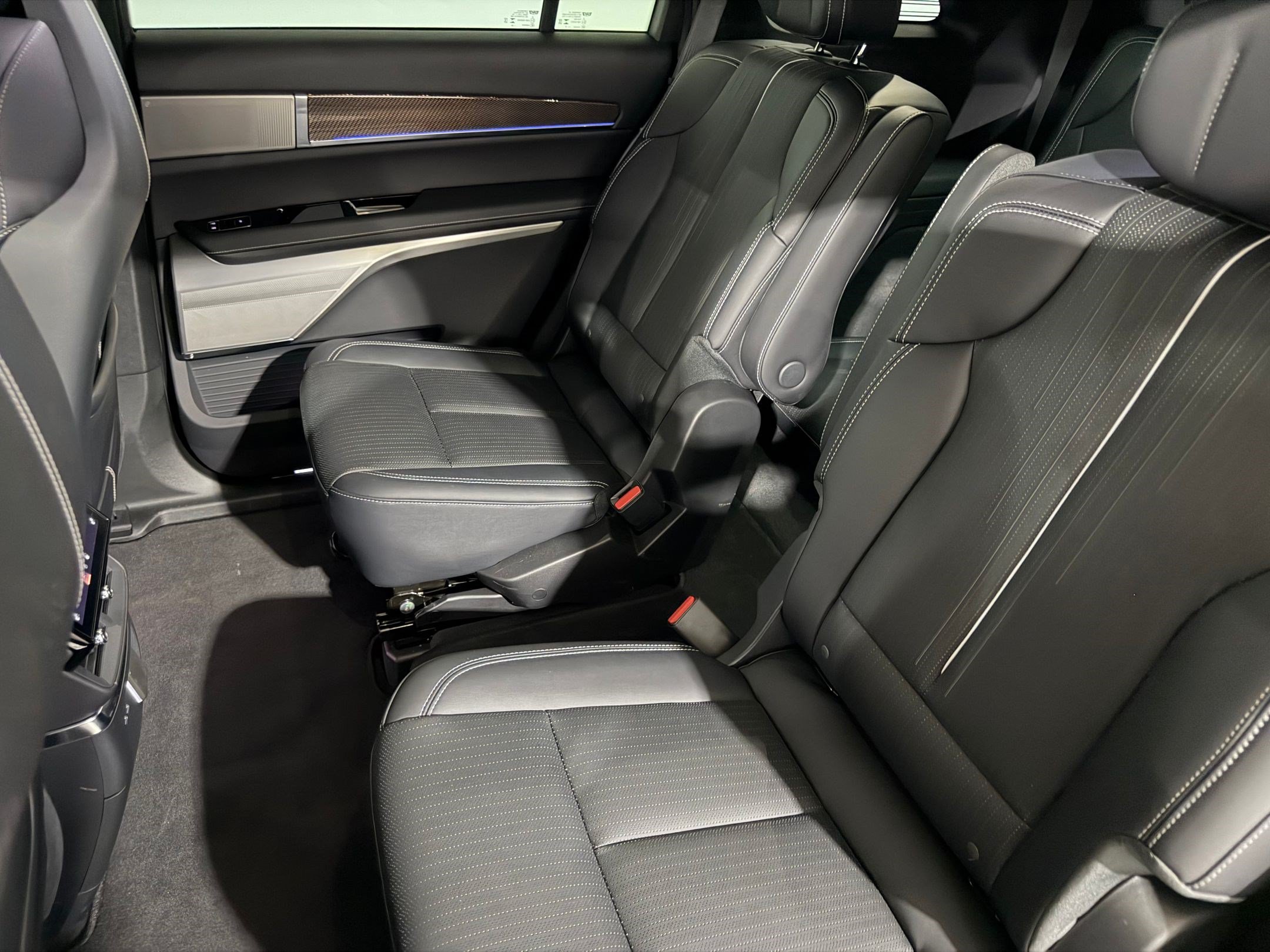 New 2026 Cadillac Vistiq Luxury AWD/4WD image 13
