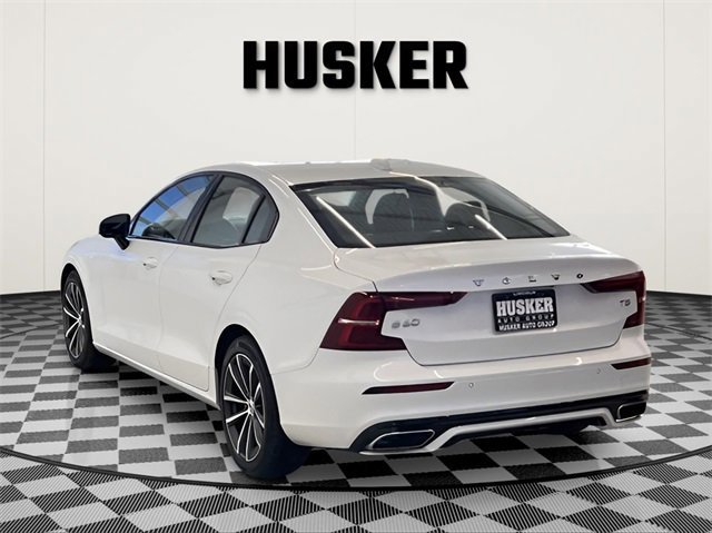 Used 2021 Volvo S60 T5 Momentum w/ Climate Package image 5